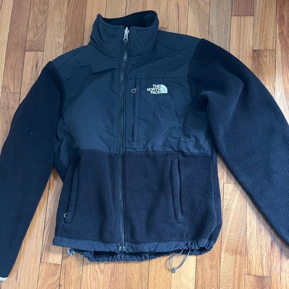 The North Face Women’s Retro Denali Jacket - Picture 2 of 4